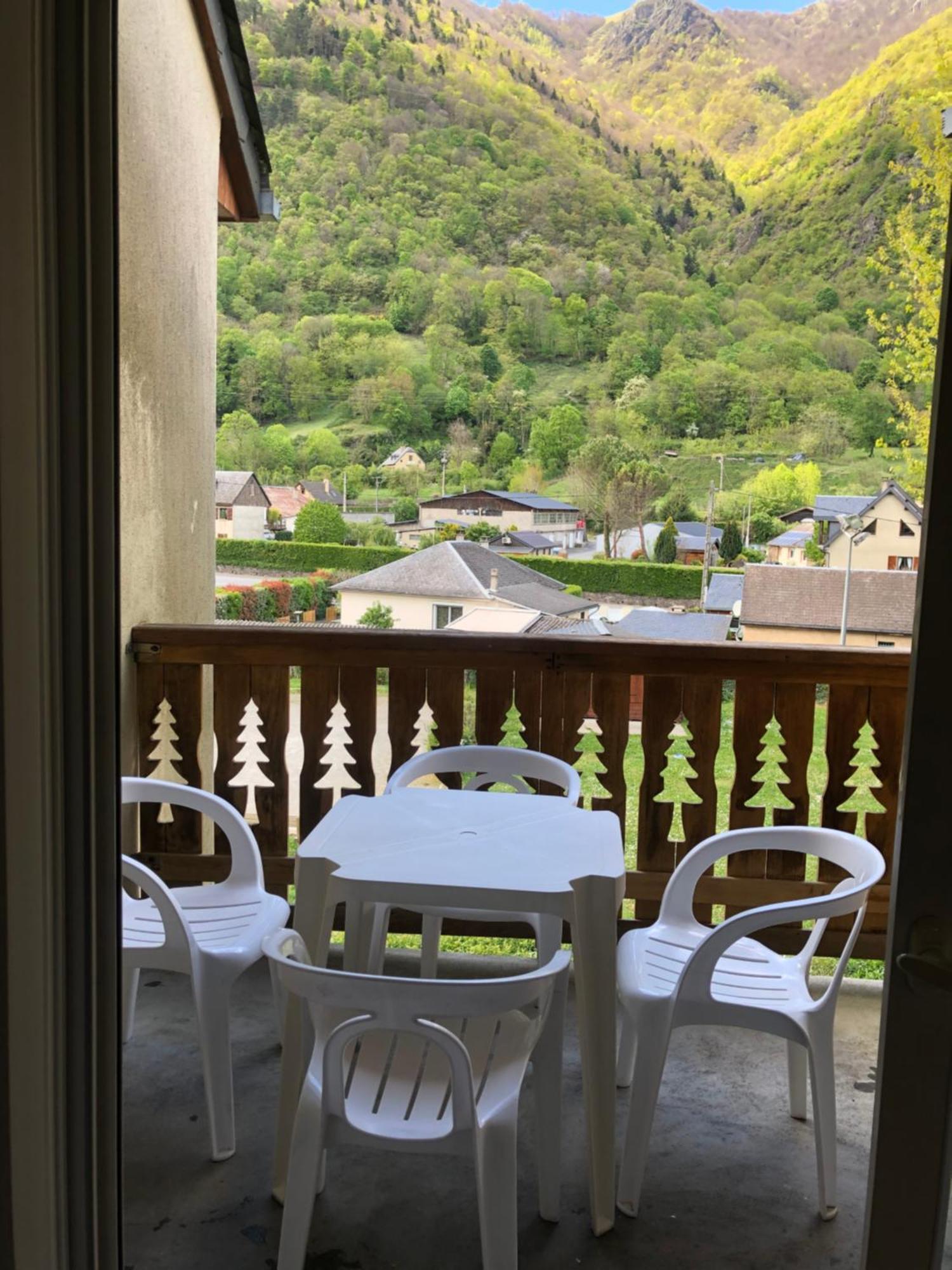 Appart T 3 Bagneres-De-Luchon Vue Montagne - Piscine Mi Juin Kültér fotó